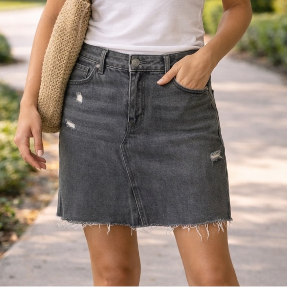 Old Navy Charcoal Distressed Higher High Rise Denim Mini Skirt Frayed Hem